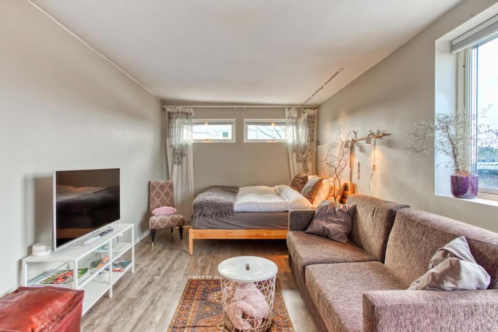 Beautiful Home Away From Home Near Stockholm City Saltsjobaden Exterior photo